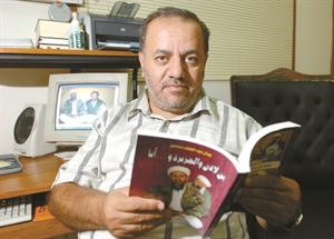 جمال اسماعيل في مكتبه باسلام اباد﻿