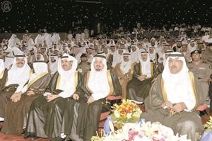 السفير الشيخ حمد جابر العلي خلال مشاركته في حفل الجائزة بحضور الامير فيصل بن خالد بن عبدالعزيز وكبار الحضور﻿