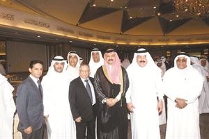السفير القطري وعبدالله الفارس شاركا في الاحتفال﻿