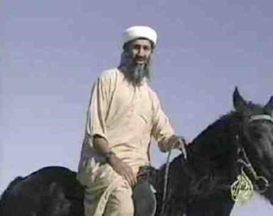 أسامة كان خجولاً وعاشقاً لكرة القدم وأفلام «رعاة البقر»