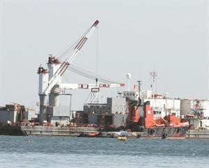 رافعات جديدة في ميناء الشويخ﻿