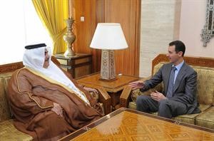الرئيس بشار الاسد مستقبلا وزير خارجية البحرين الشيخ خالد بن احمد ال خليفة في دمشق افپ