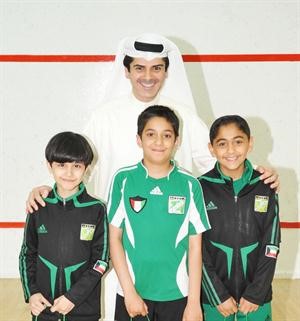 عبدالصمد مع 3 فائزين ﻿