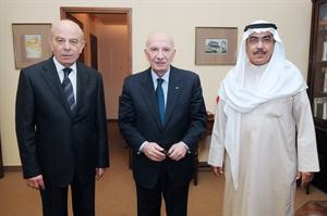 الرئيس حسين الحسيني متوسطا الزميلين عدنان الراشد وعمر حبنجر