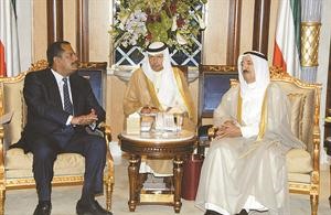 صاحب السمو الامير خلال لقائه دعلي مجور
