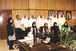 دانور اليتامى متوسطا المشاركين في البرنامج﻿