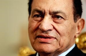 صورة ارشيفية للرئيس المصري السابق حسني مبارك﻿