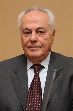 يحيى الجمل﻿