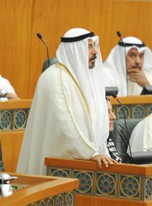الشيخ دمحمد الصباح مؤديا القسم