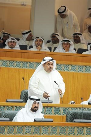 خلف دميثير 