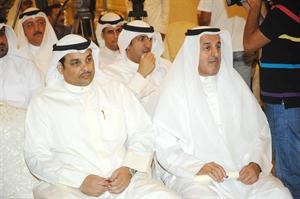 المحامي يعقوب الصانع مع احد الحضور﻿