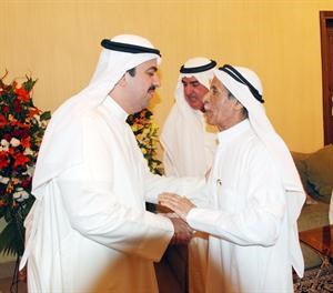 احد كبار السن مهنئا علي الراشد