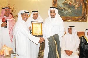  ووزير الاوقاف محمد النومس