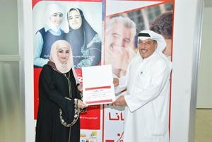 د السمدان يكرم الهندال
