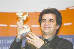 المخرج الايراني جعفر بناهي في احد المهرجانات