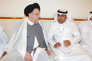 السيد محمد باقر المهري متحدثا للزميل محمد الدشيش﻿