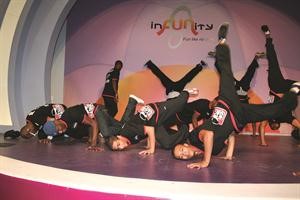 من العروض المقدمة لفريق stage group﻿