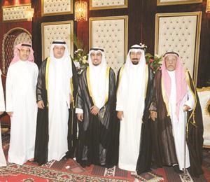 الشيخ علي الجابر يقدم التهاني﻿