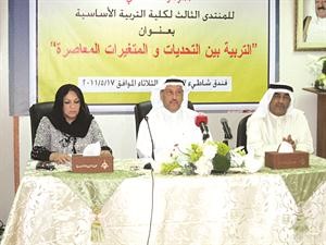 دعبدالله المهنا ودعبدالله الحداد ودبدور المطوع خلال اللقاء
