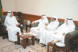 صالح الفضالة خلال لقائه مع اعضاء لجنة الكويتيين البدون﻿