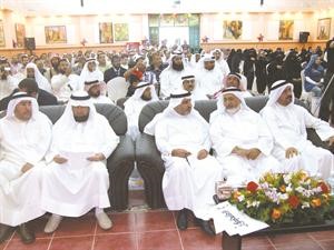 فهد الغيص متوسطا قيادات الادارة العامة لمدارس النجاة﻿