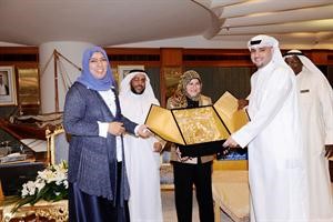 يوسف الرويح يتسلم تكريم بيتك﻿