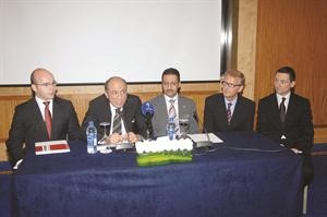 فلاديمير دباح ومسؤولو ماريوت العالمية خلال المؤتمر الصحافي	سعود سالم﻿
