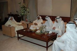 سامي النصف خلال لقائه الشيخ فيصل المالك وقيادات الوزارة ومجلس ادارة نقابة العاملين في الاعلام﻿