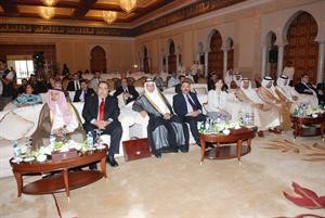 د محمد البصيري واحمد المرشد والسفيرة الفرنسية وعبدالهادي الصالح اثناء افتتاح الملتقى كرم ذياب