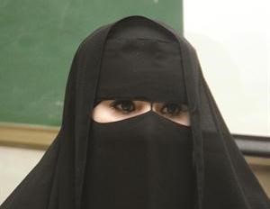 شاعرة الخليج الجفول