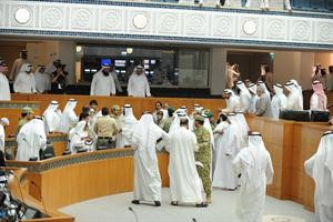 قاعة المجلس بعد دخول الحرس لفض الاشتباك