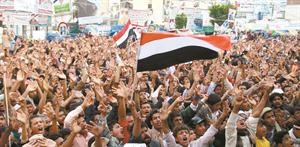 مناهضون للرئيس اليمني علي عبدالله صالح يطالبون بتنحيته امس	رويترز﻿