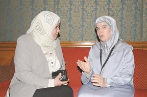نعيمة بن يعيش تتحدث للزميلة ليلى الشافعي	فريال حماد﻿