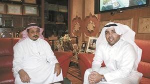المشرف العام على المسابقة مسعد العتيبي خلال لقائه مع الزميل هاني الظفيري