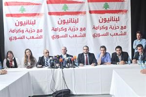ناشطون لبنانيون في لقاء تضامني مع الشعب السوري في سن الفيل
﻿