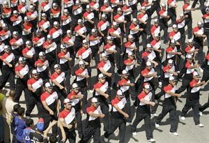 جانب من استعراض مؤيدي مقتدى الصدر في بغداد امس 	اپ﻿