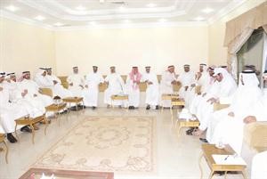 جانب من الحضور في ديوانية علي سعد الشلية