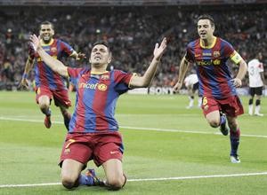 مهاجم برشلونة دافيد فيا يحتفل بهدفه في مرمى مان يونايتد اپ