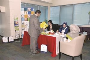 موظفو بوبيان يشرحون اهداف الحملة﻿