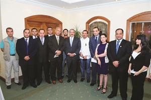الوزير جودة متوسطا الوفد الاعلامي الكويتي
