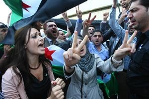 معارضون للاسد يهتفون بعد انتهاء مؤتمرهم في انطاليا﻿