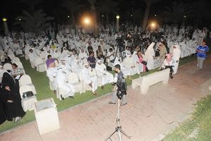 جانب من الحضور في ساحة الارادة امس	هاني الشمري - متين غوزال - محمد ماهر﻿