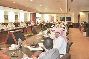 جانب من اجتماع الاتحاد مع ممثلي الشركات الاستثمارية امس﻿