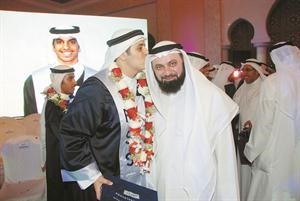 عبدالله يقبل راس والده د وليد الطبطبائي