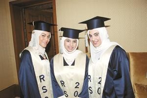 سارة النمش وسارة الحداد وسارة روبرت