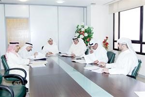 جاسم يعقوب مترئسا اجتماع اللجنة العليا لمؤتمر الشباب العربي﻿