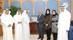 دعبداللطيف البدر مستقبلا دفهد الناصر والوفد المرافق له﻿