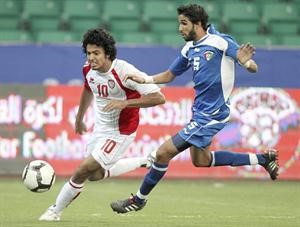 نجم الاولمبي غازي القهيدي سعيد لفوزه بجائزة افضل واعد
