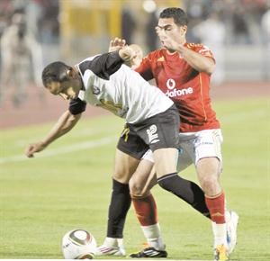 هل يفتح الاهلي ابوابه للمغربي نبيل الداودي