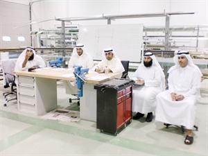 معلي الخميس يتابع اعمال بعض الطلبة